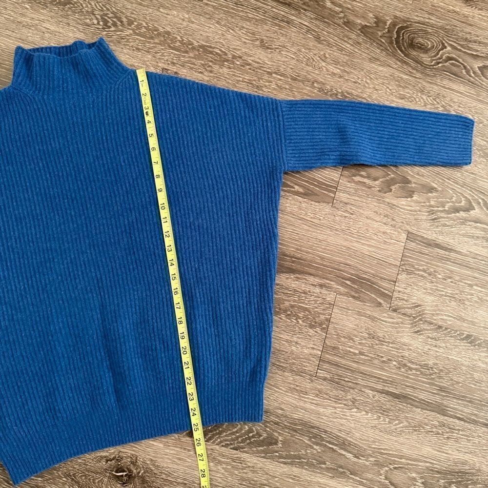 Kinross Cashmere Blue Sweater - Picture 3 of 10